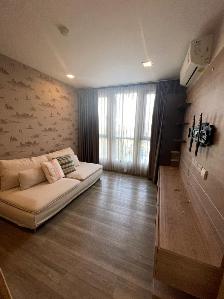 For sale: Moniiq Sukhumvit 64, 4th floor, corner room, swimming pool view. If interested, hurry and reserve now. Don't miss out!