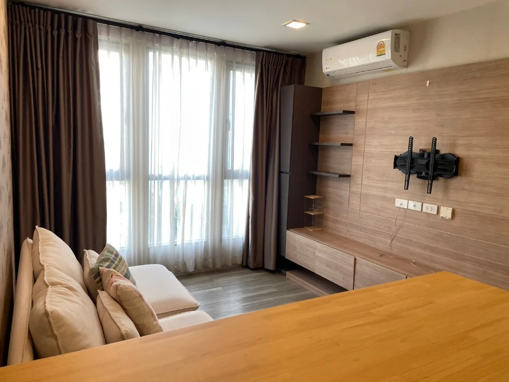 For sale: Moniiq Sukhumvit 64, 4th floor, corner room, swimming pool view. If interested, hurry and reserve now. Don't miss out!