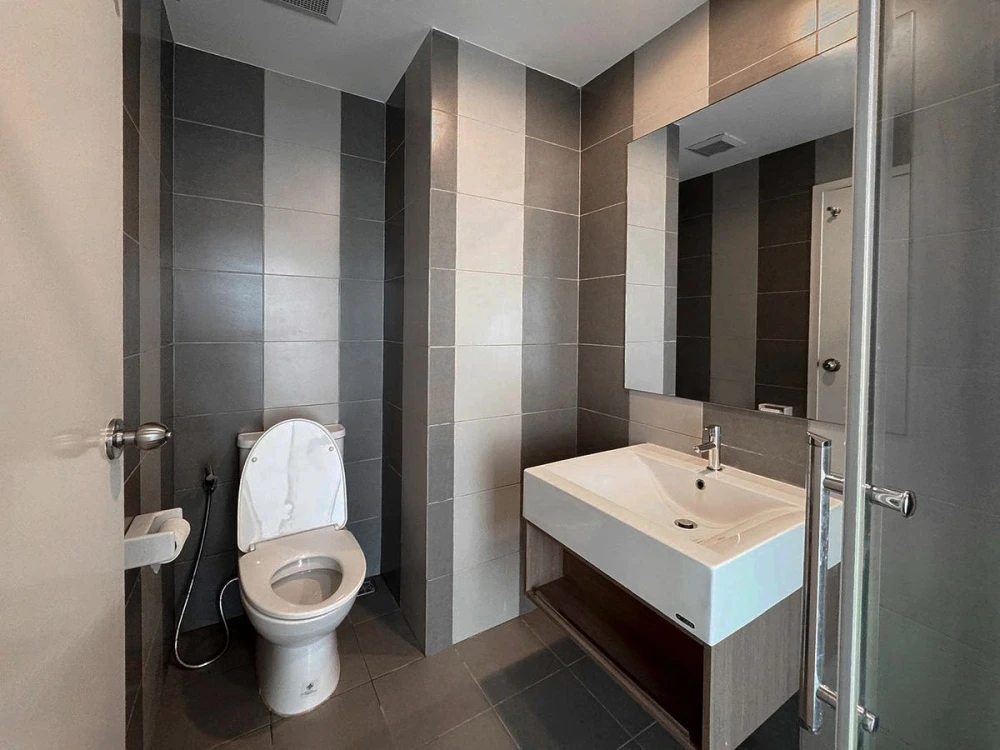 For sale: Motif Condo Sathorn – Wongwian Yai, spacious room, lots of usable space, empty room, good location, reserve now!
