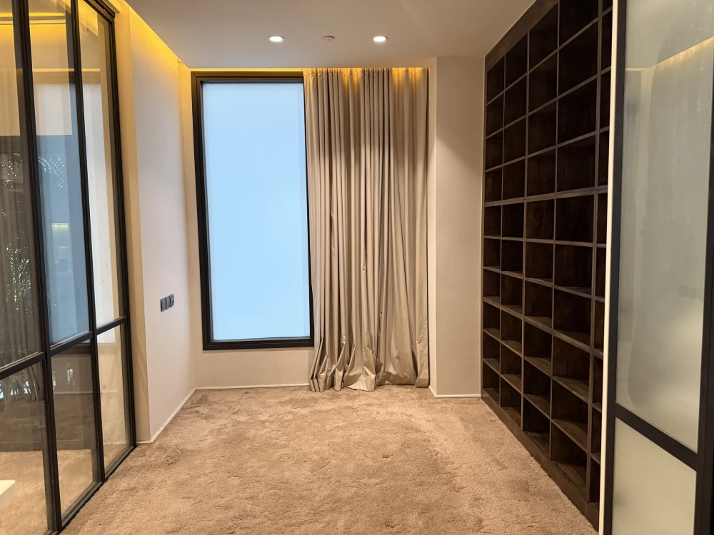 For sale: MUNIQ Sukhumvit 23, 1 bedroom, 1 bathroom, decorated in a tone-on-tone style, well-built-in, fully furnished. Don't miss out!