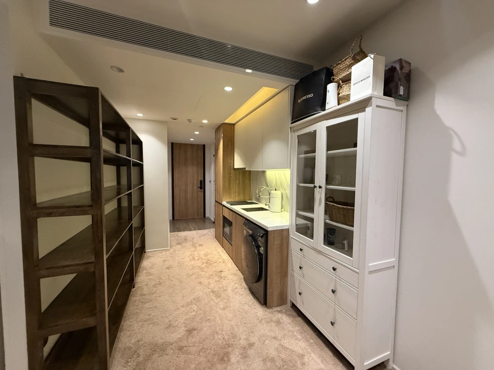 For sale: MUNIQ Sukhumvit 23, 1 bedroom, 1 bathroom, decorated in a tone-on-tone style, well-built-in, fully furnished. Don't miss out!