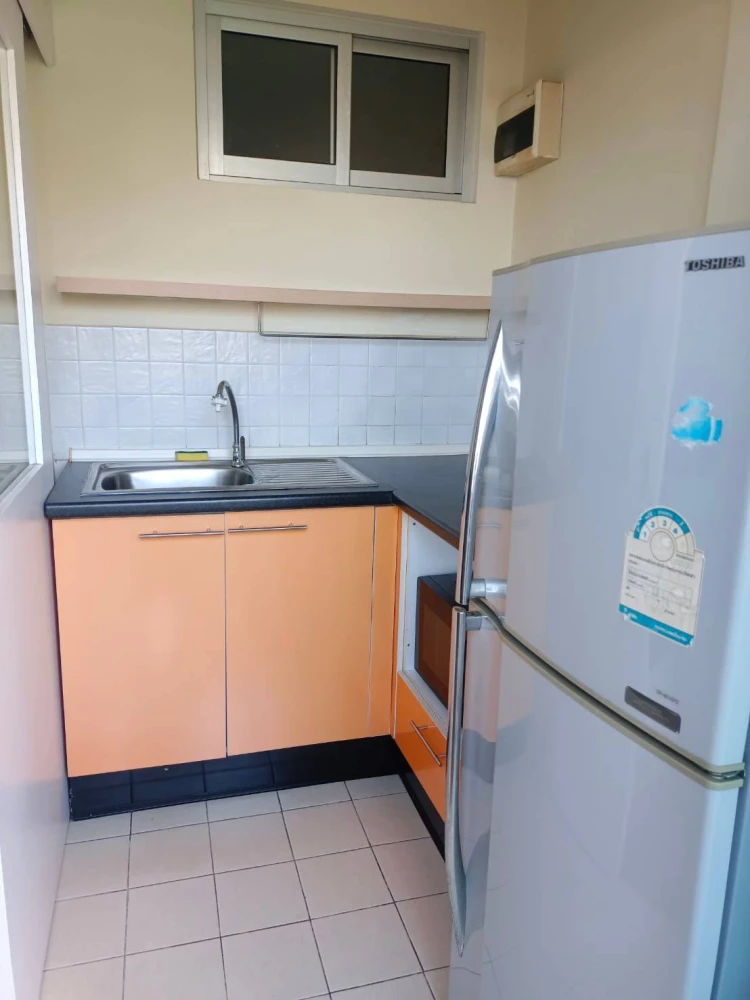 For sale: My condo Sukhumvit 81, 7th floor, with good wallpaper, bright and comfortable room, nice to live in. You can't miss this opportunity to rese