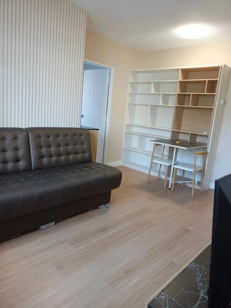 For sale: My condo Sukhumvit 81, 7th floor, with good wallpaper, bright and comfortable room, nice to live in. You can't miss this opportunity to rese