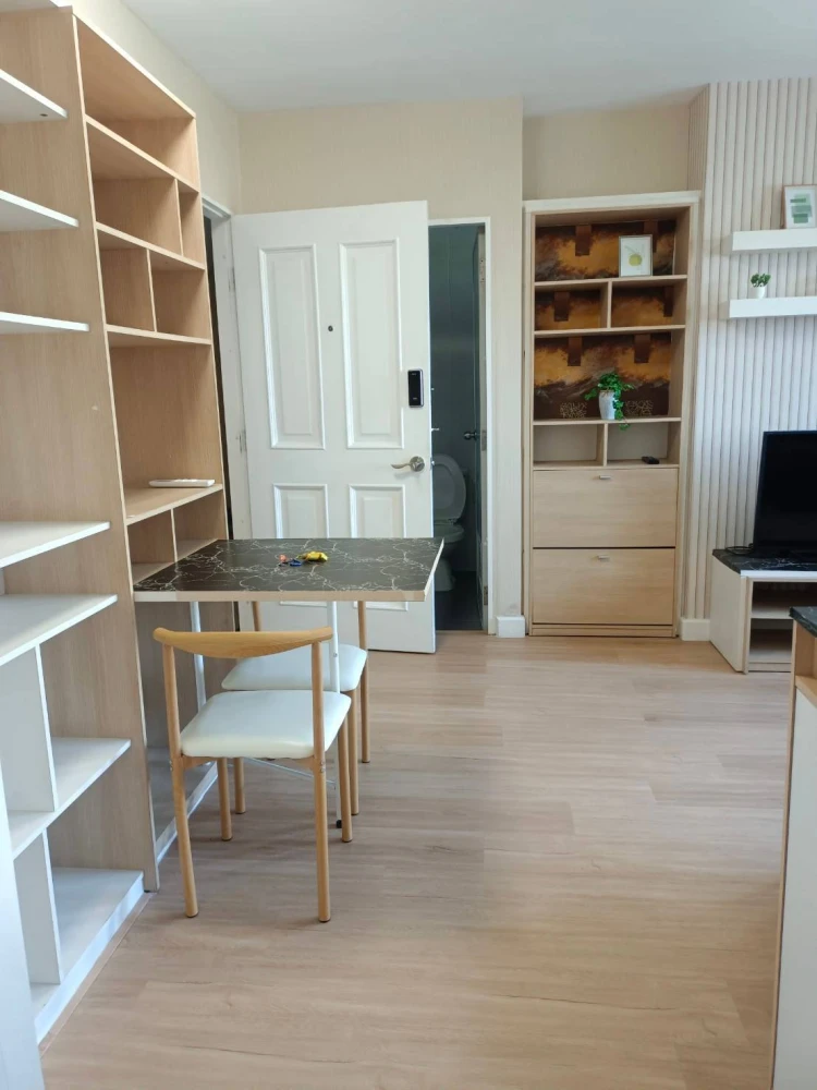 For sale: My condo Sukhumvit 81, 7th floor, with good wallpaper, bright and comfortable room, nice to live in. You can't miss this opportunity to rese