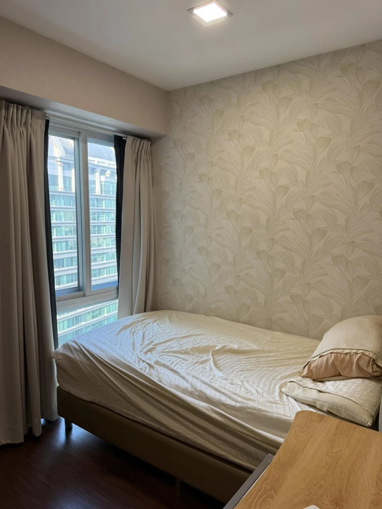 For sale: My Resort Bangkok, 2 bedrooms, 1 bathroom, fully furnished, city view, wallpaper throughout the room, don't miss out.
