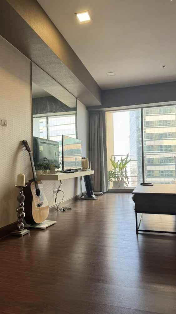 For sale: My Resort Bangkok, 2 bedrooms, 1 bathroom, fully furnished, city view, wallpaper throughout the room, don't miss out.
