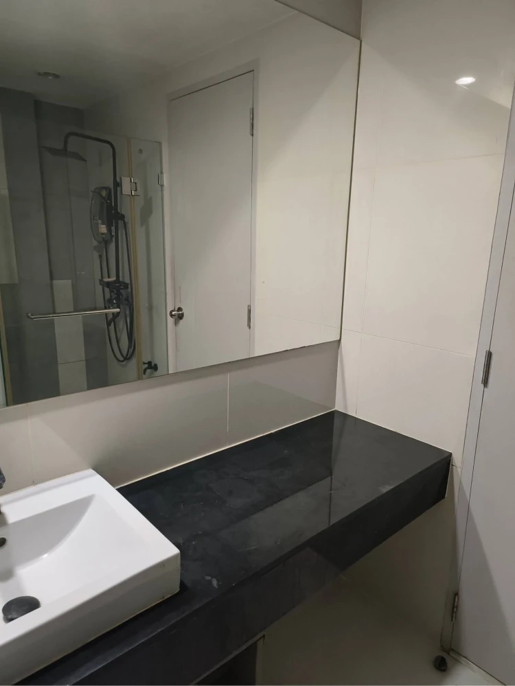 Selling a My Story condo at Ladprao 71. The kitchen and living room are separated. Size: 33 sq m. Comfortable and spacious. Reservation required.
