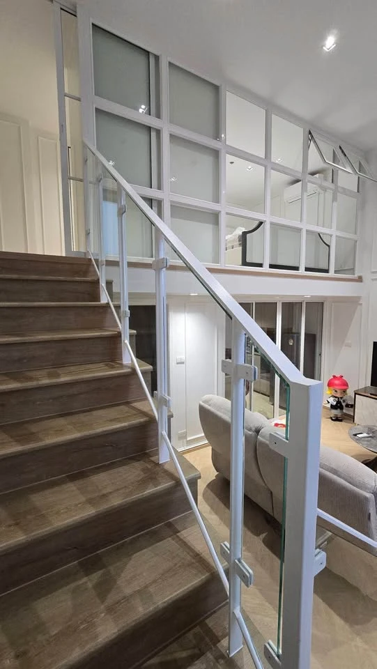 For sale: Na Reva Charoen Nakhon Loft room, high ceiling, airy, fully furnished, quality selected items, reserve now.