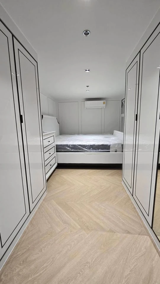 For sale: Na Reva Charoen Nakhon Loft room, high ceiling, airy, fully furnished, quality selected items, reserve now.