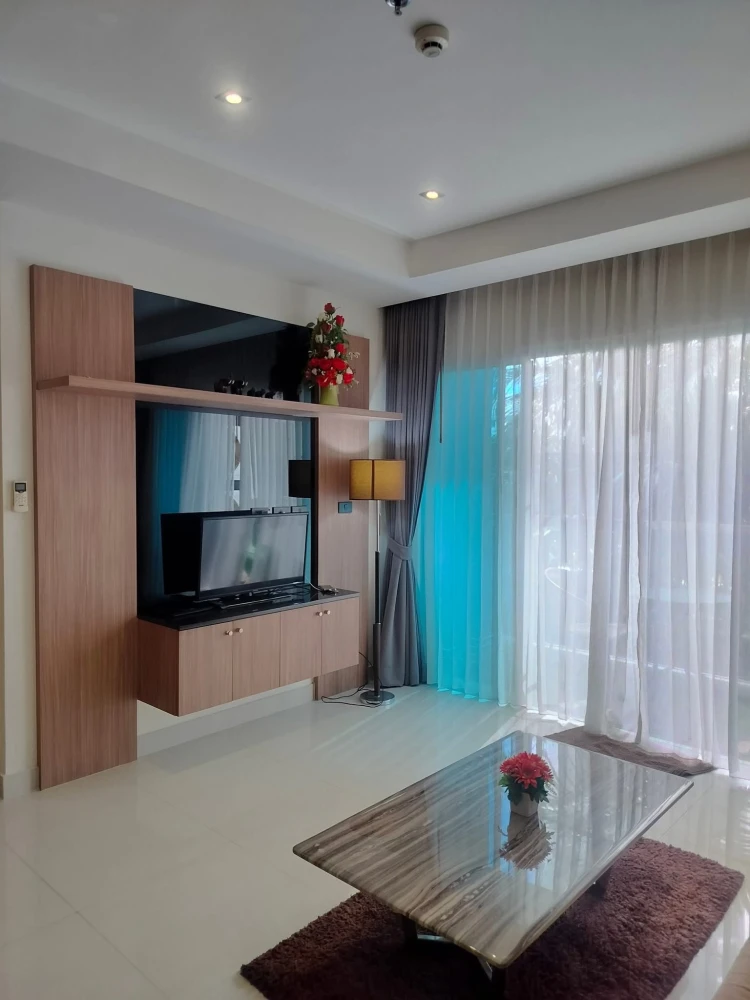 For sale: Nam Talay Condominium, spacious room, lots of usable space, decorated in a controlled tone, complete with amenities. Don't miss out!