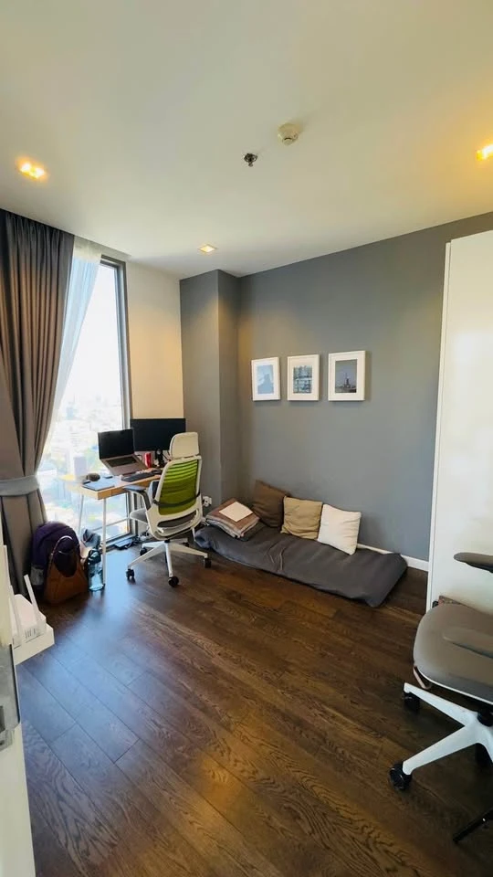 For sale Nara 9 has 2 bedrooms, 2 bathrooms, corner room, 23rd floor, city view, very airy, I must say you must book.