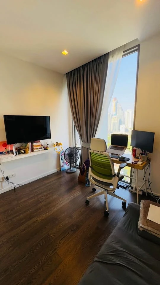 For sale Nara 9 has 2 bedrooms, 2 bathrooms, corner room, 23rd floor, city view, very airy, I must say you must book.
