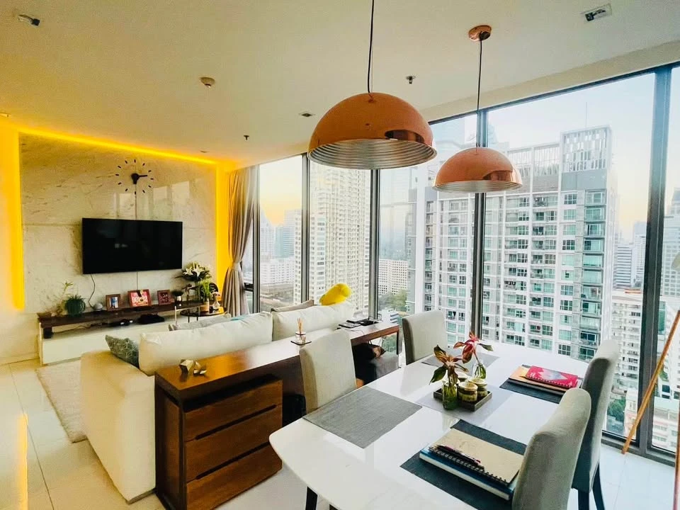 For sale Nara 9 has 2 bedrooms, 2 bathrooms, corner room, 23rd floor, city view, very airy, I must say you must book.