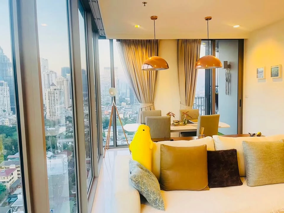 For sale Nara 9 has 2 bedrooms, 2 bathrooms, corner room, 23rd floor, city view, very airy, I must say you must book.