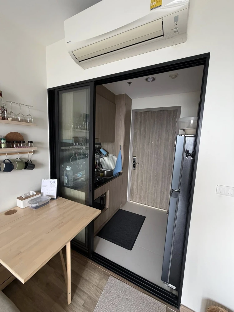 Selling Niche Mono Charoen Nakorn, 2 bedrooms, spacious living area, fully furnished, beautiful Chao Phraya River view. Book now!