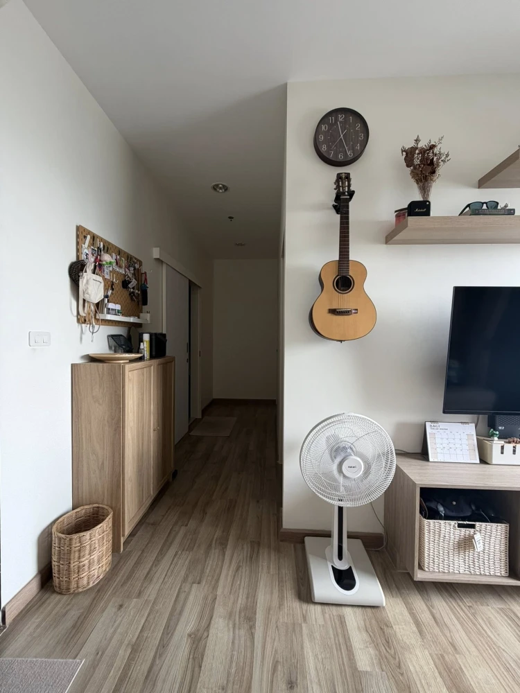 Selling Niche Mono Charoen Nakorn, 2 bedrooms, spacious living area, fully furnished, beautiful Chao Phraya River view. Book now!