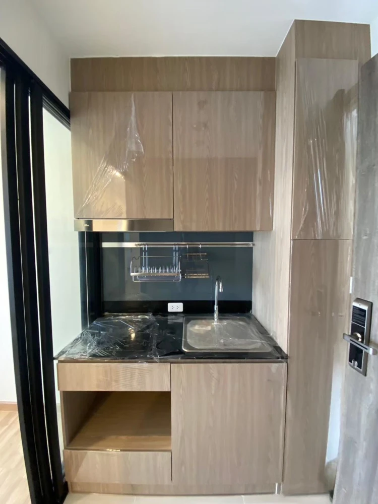 Selling Niche Mono Charoen Nakorn, 2 bedrooms, spacious living area, fully furnished, beautiful Chao Phraya River view. Book now!