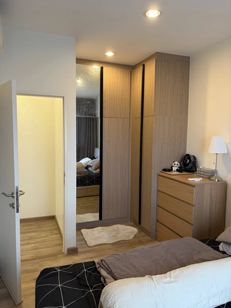 Selling Niche Mono Charoen Nakorn, 2 bedrooms, spacious living area, fully furnished, beautiful Chao Phraya River view. Book now!