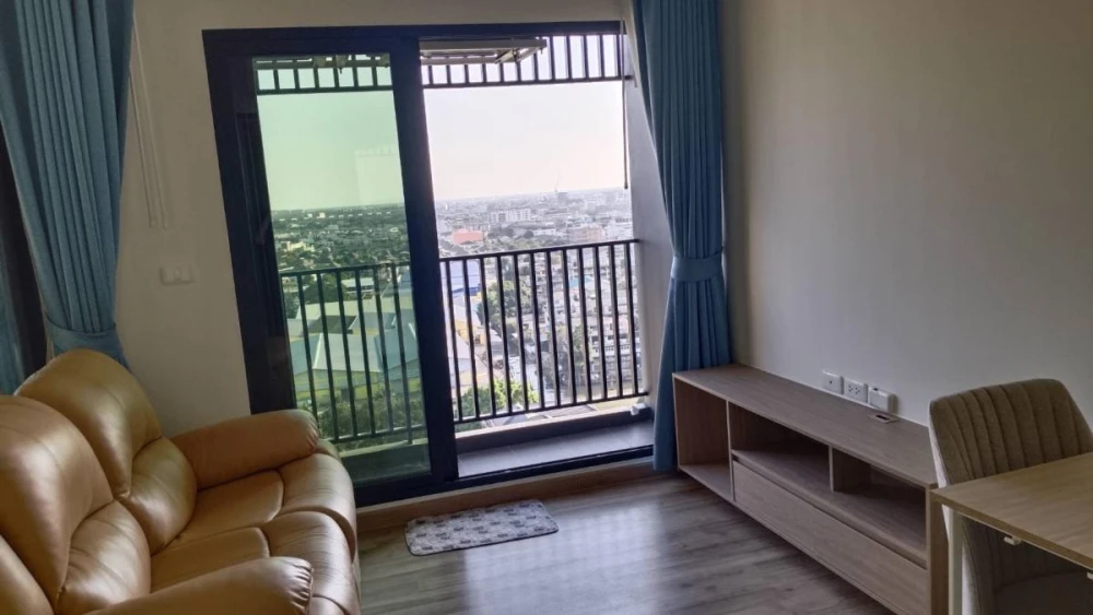 Selling Niche Mono Charoen Nakorn, 16th floor, corner unit, great view, fully furnished. Book now!