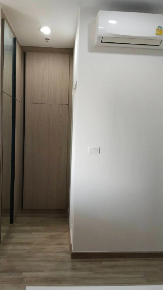 Selling Niche Mono Charoen Nakorn, 16th floor, corner unit, great view, fully furnished. Book now!