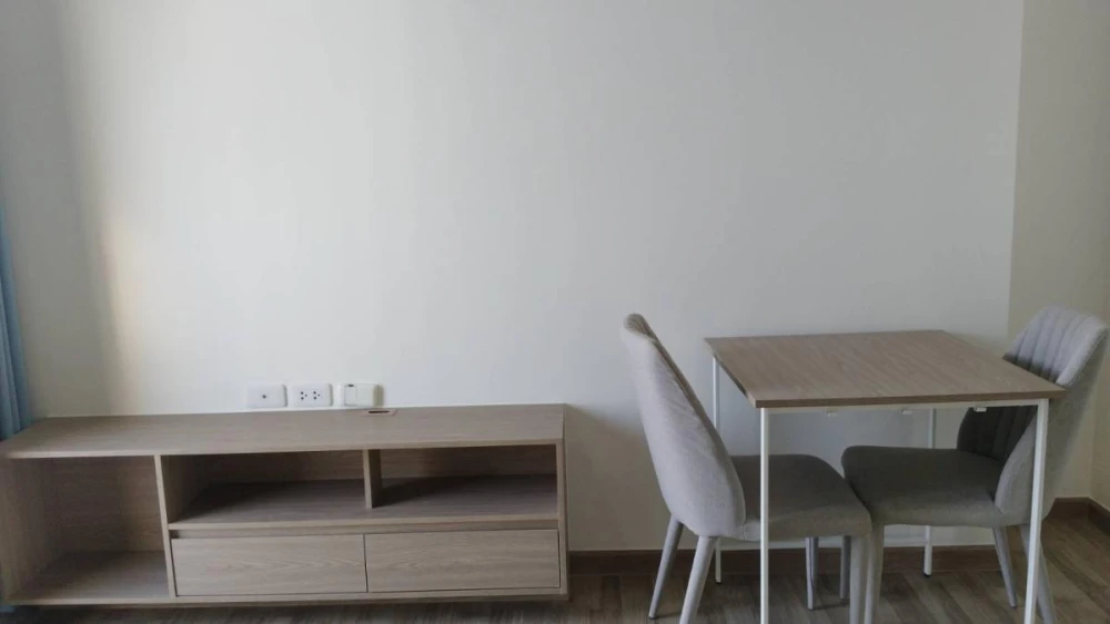 Selling Niche Mono Charoen Nakorn, 16th floor, corner unit, great view, fully furnished. Book now!