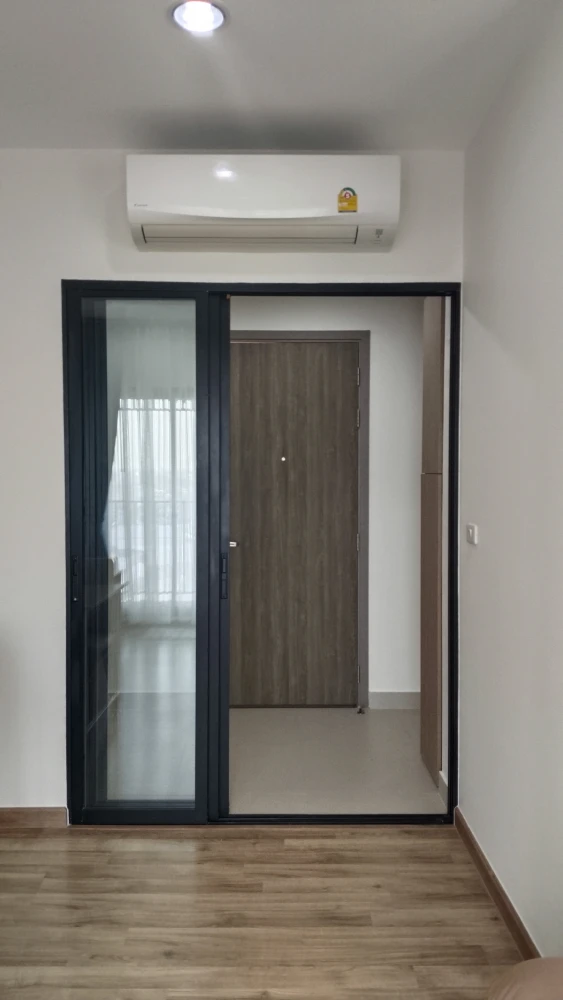 Selling Niche Mono Charoen Nakorn, 16th floor, corner unit, great view, fully furnished. Book now!