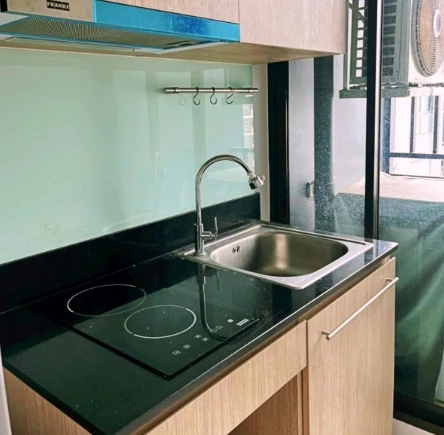 Selling Niche Mono Itsaraphap, 8th floor. A lovely unit, fully furnished. Book now!
