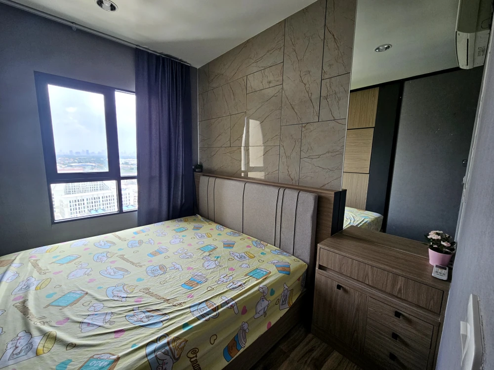 For sale: Niche Mono Sukhumvit-Bearing, 16th floor (corner room), built-in furniture throughout the room, just bring your own luggage and move in.