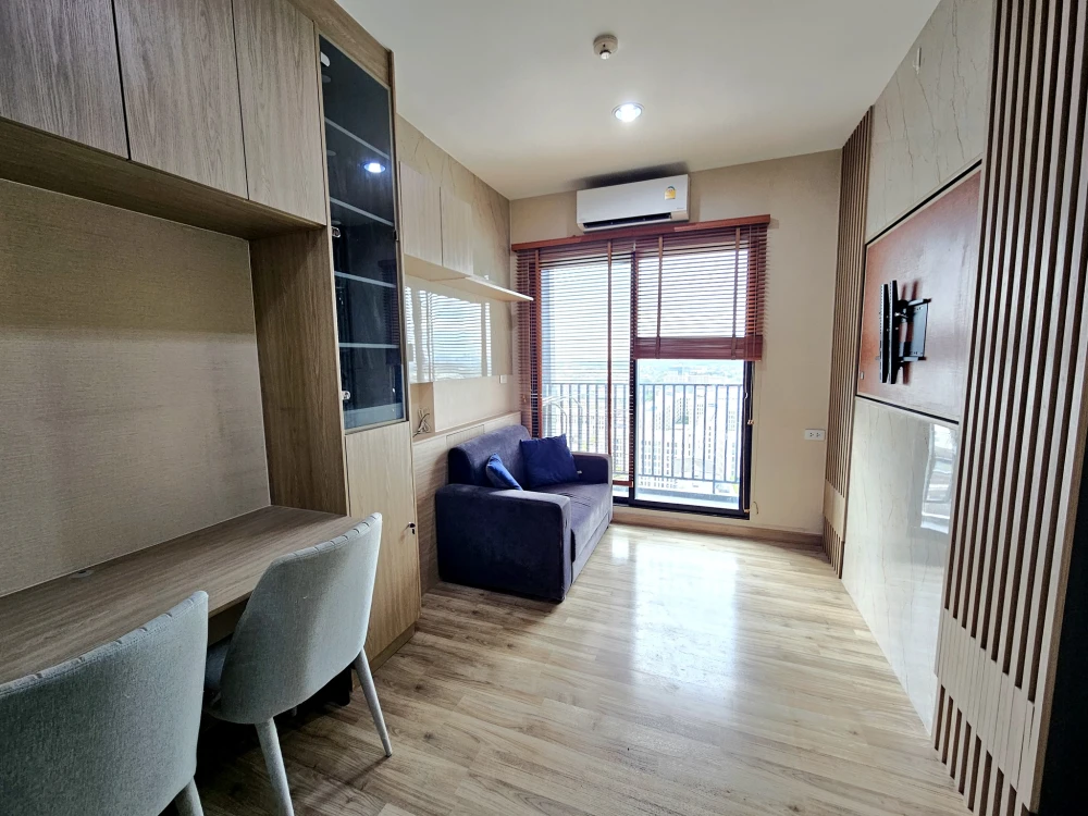 For sale: Niche Mono Sukhumvit-Bearing, 16th floor (corner room), built-in furniture throughout the room, just bring your own luggage and move in.