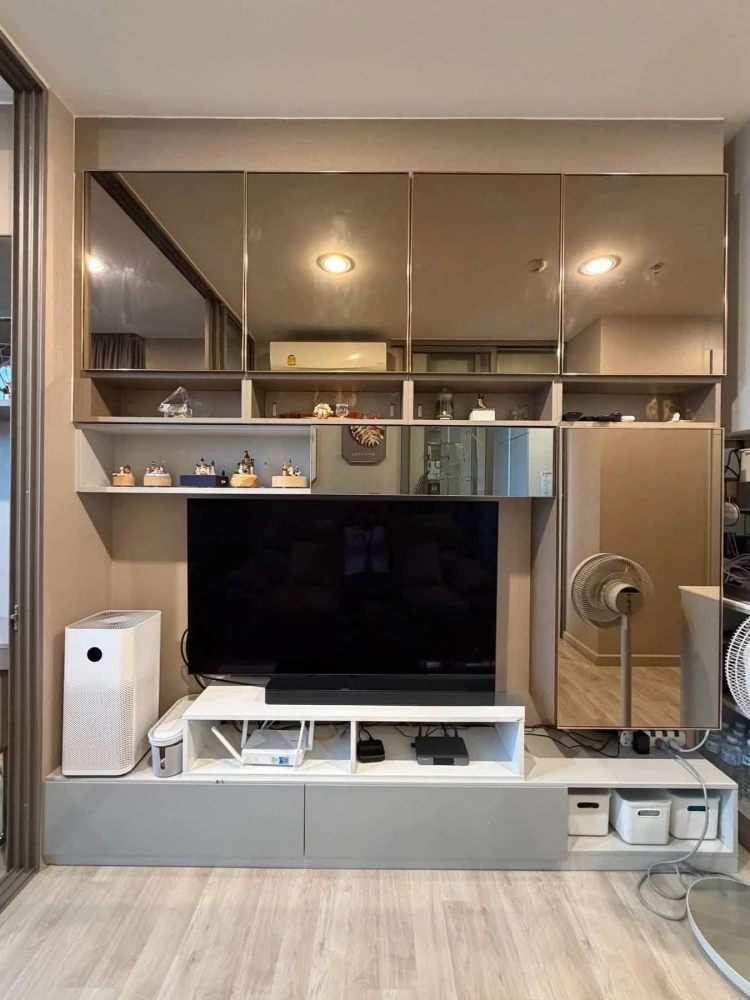 Selling Niche Pride Taopoon, beautifully decorated unit with high-quality built-in furniture and spacious living area. Book now!