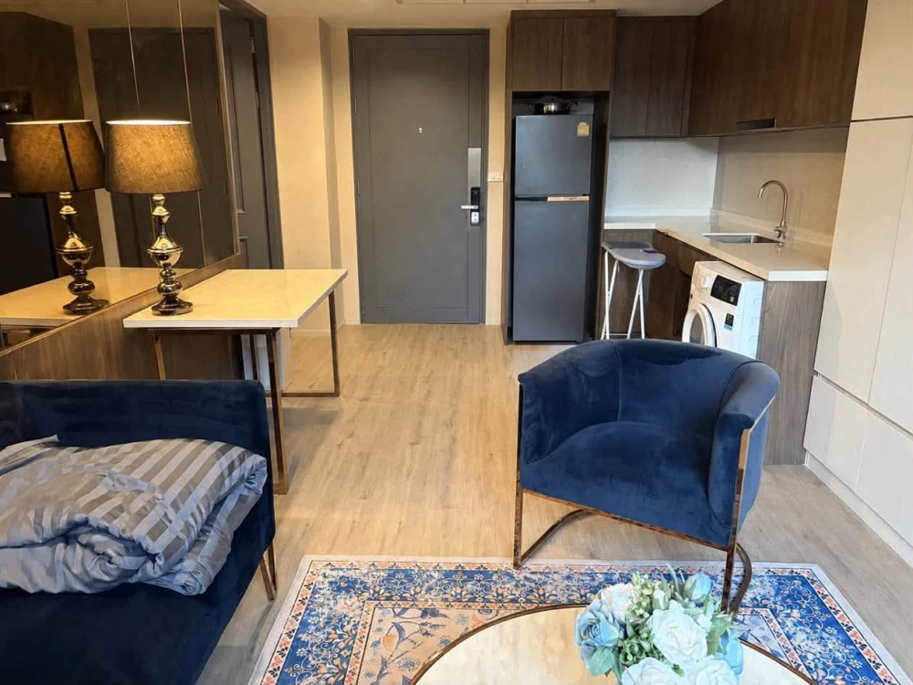 Selling Noble Above Wireless-Ruamrudee, 3rd floor unit. Spacious living area, fully furnished. Book now!