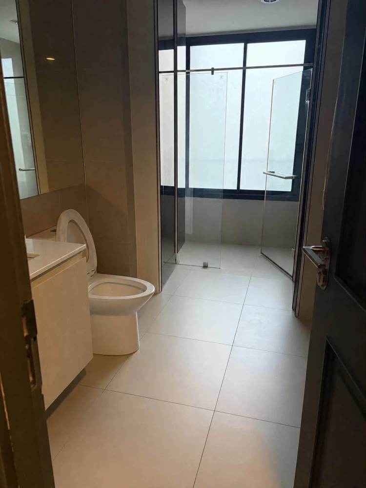 Selling Noble Above Wireless-Ruamrudee, 3rd floor unit. Spacious living area, fully furnished. Book now!