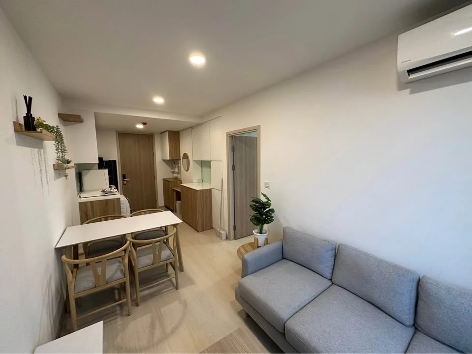 For sale or rent: Noble Ambience Sukhumvit 42, 1 bedroom, 1 bathroom, decorated in a controlled tone, comes with complete furniture, reserve now.
