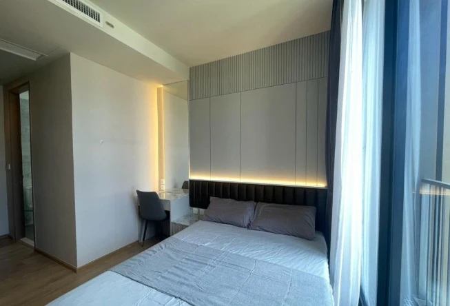 For Sale: Noble Around Sukhumvit 33 – 6th Floor, Corner Unit. Fully furnished and inviting. Book now—act fast!