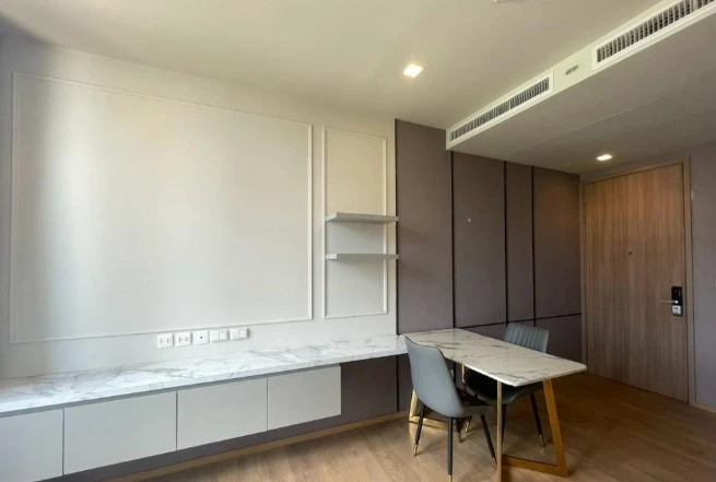 For Sale: Noble Around Sukhumvit 33 – 6th Floor, Corner Unit. Fully furnished and inviting. Book now—act fast!