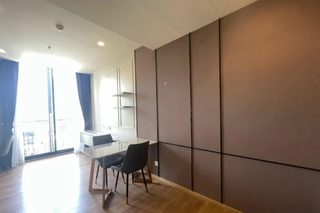 For Sale: Noble Around Sukhumvit 33 – 6th Floor, Corner Unit. Fully furnished and inviting. Book now—act fast!