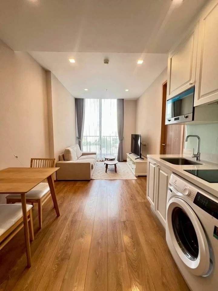 For sale: Noble Be Sukhumvit 33, 8th floor, beautiful room, nice to live in, fully furnished. Interested in owning one? Hurry and reserve now!