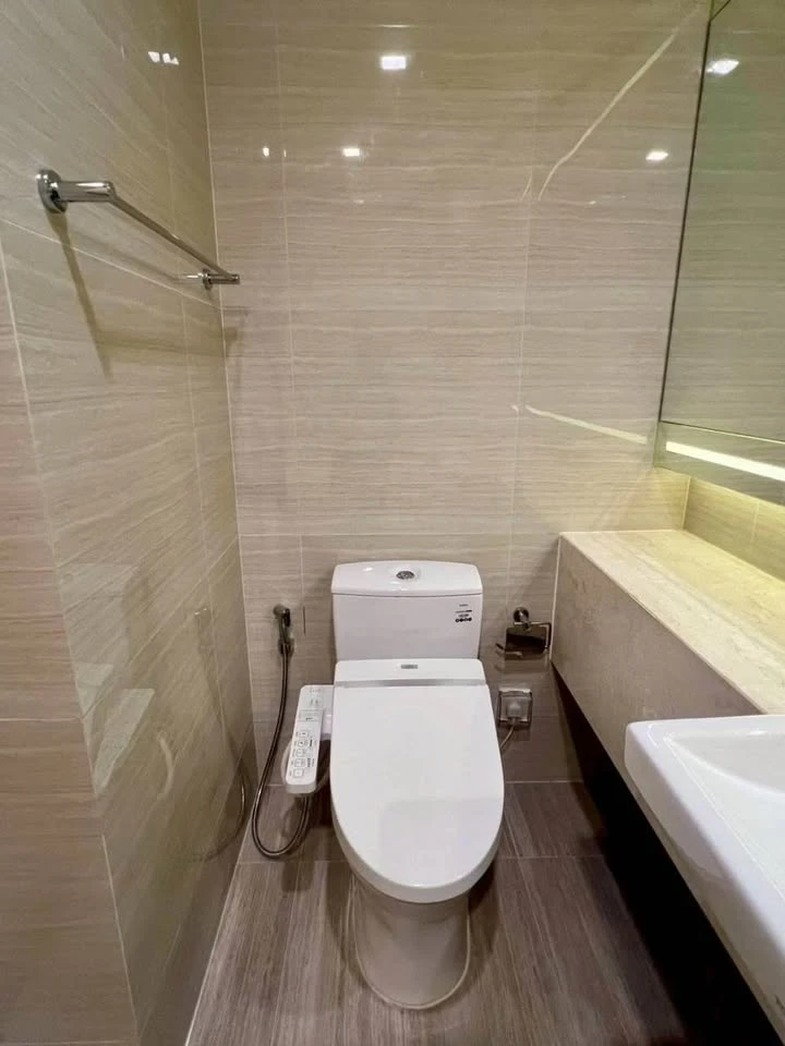 For sale: Noble Be Sukhumvit 33, 8th floor, beautiful room, nice to live in, fully furnished. Interested in owning one? Hurry and reserve now!