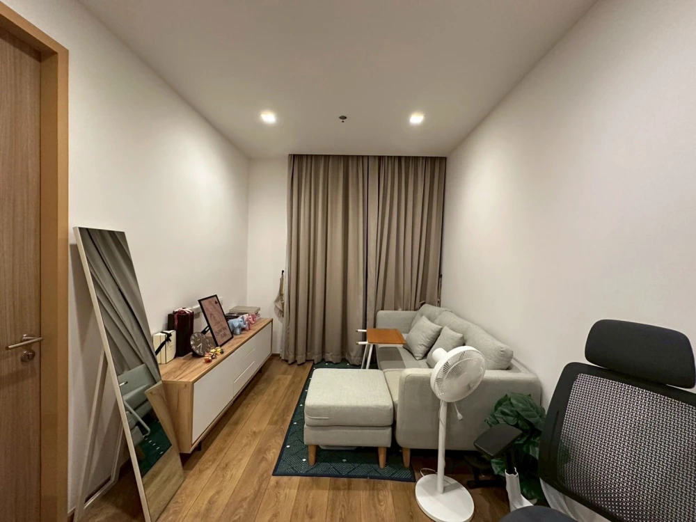 For sale: Noble BE Sukhumvit 33, spacious and comfortable room with bathtub, fully furnished and ready to move in.