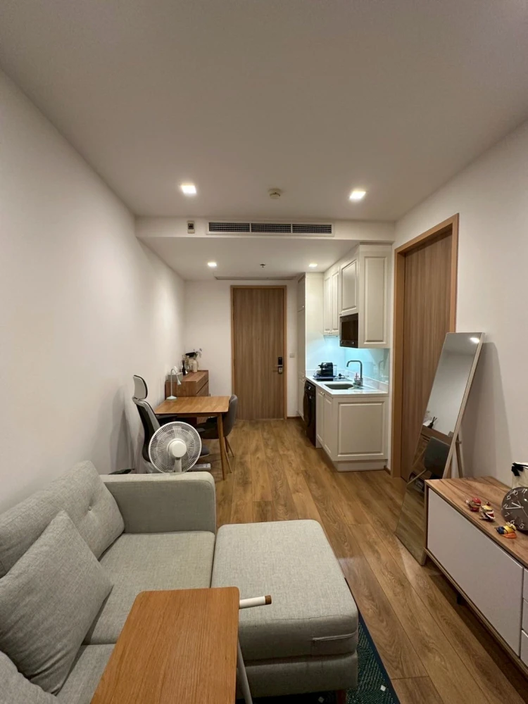 For sale: Noble BE Sukhumvit 33, spacious and comfortable room with bathtub, fully furnished and ready to move in.