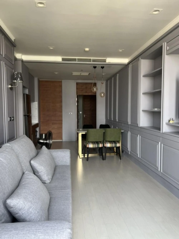 Selling Noble Ploenjit, 23rd floor. Spacious and comfortable unit, fully furnished. Book now!