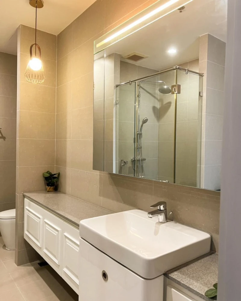 Selling Noble Ploenjit, 23rd floor. Spacious and comfortable unit, fully furnished. Book now!