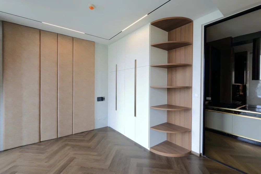For sale rent: Noble Ploenjit, 26th floor, city view, beautiful room, nice to live in, interested in owning, hurry and reserve now, urgent!