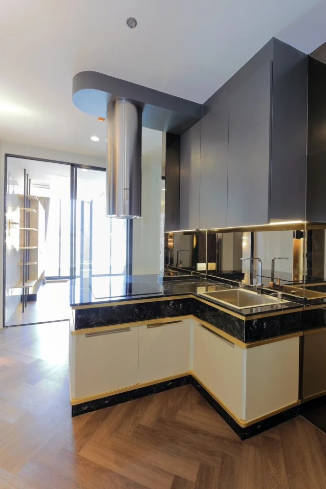 For sale rent: Noble Ploenjit, 26th floor, city view, beautiful room, nice to live in, interested in owning, hurry and reserve now, urgent!