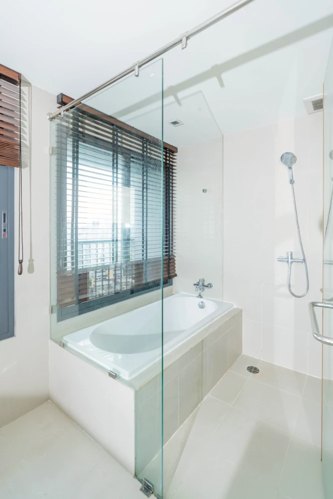 Selling Noble Remix, high floor unit. Spacious and comfortable, perfect for families. Book now!