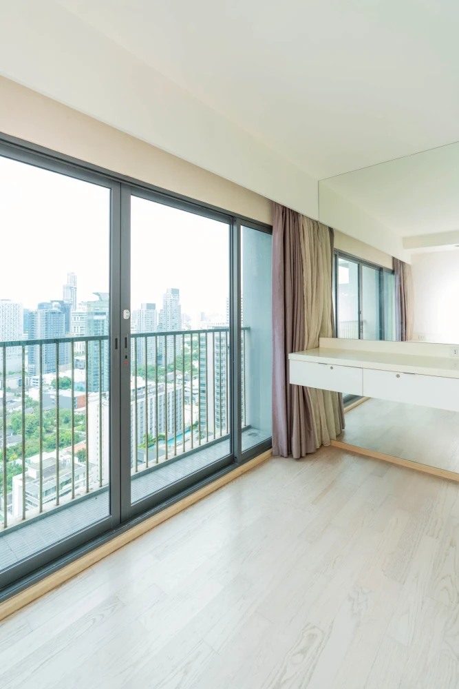 Selling Noble Remix, high floor unit. Spacious and comfortable, perfect for families. Book now!