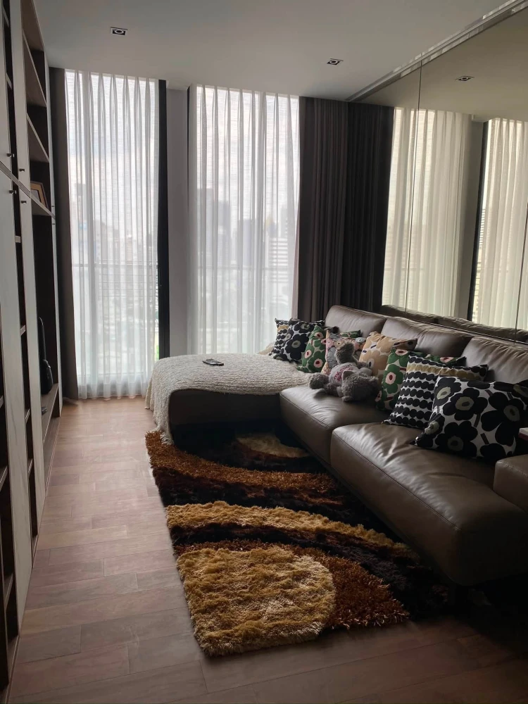 For sale: Noble Ploenchit, 1 bedroom, extra large size, luxurious modern built-in furnishings, ready to move in!