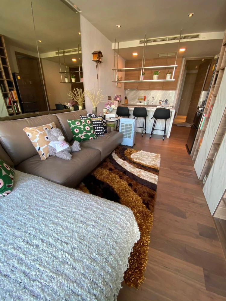 For sale: Noble Ploenchit, 1 bedroom, extra large size, luxurious modern built-in furnishings, ready to move in!
