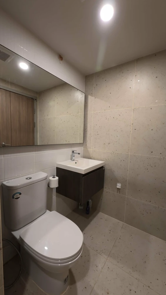 Selling 1 bedroom, 1 bathroom unit at Nue Core Khu Khot Station. Fully furnished with complete amenities. Book now!