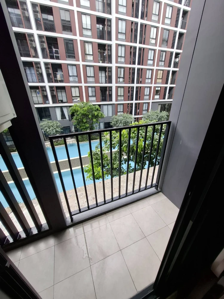 Selling a 1-bedroom unit near Nue Core Khu Khot Station, fully furnished. Don't just look, reserve it!